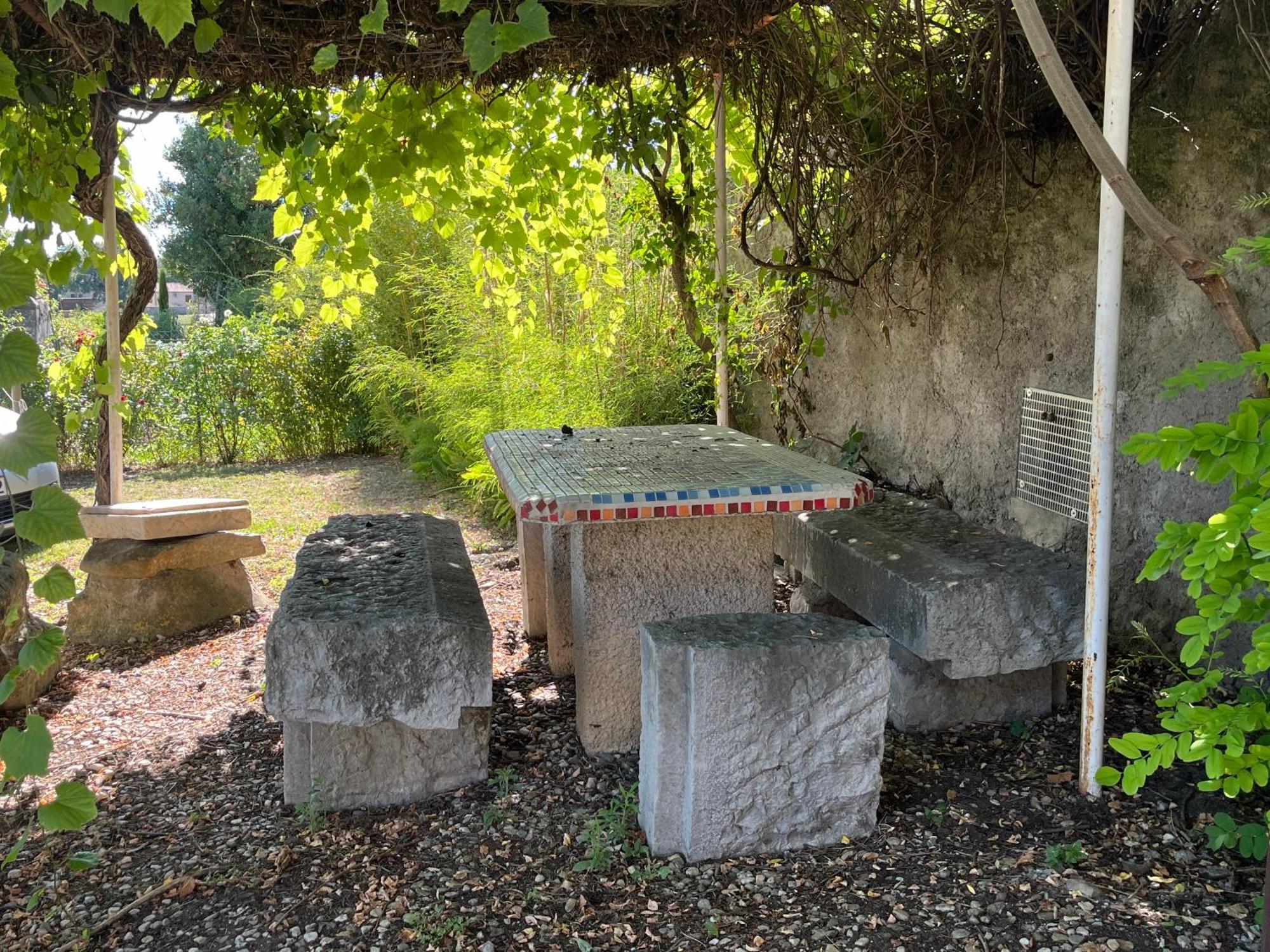 La Bergerie Appartement Domessargues Buitenkant foto